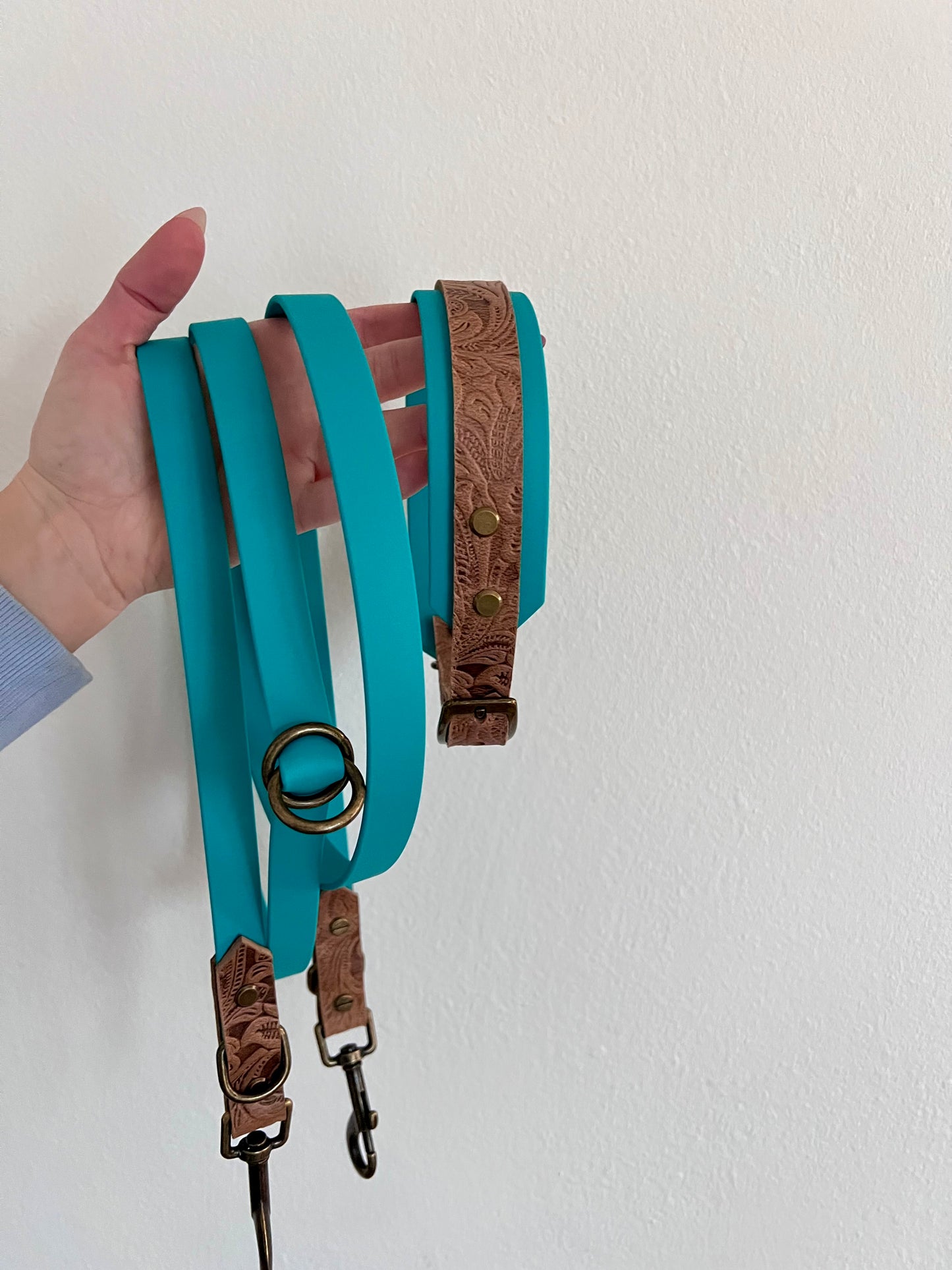 Fettleder Halsband "Florale Eleganz"